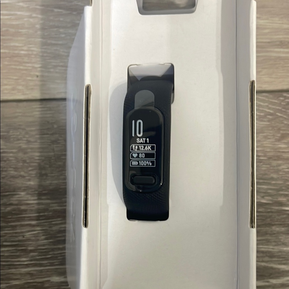 Garmin Vivosmart 5 Black Smartwatch - Picture 2 of 3